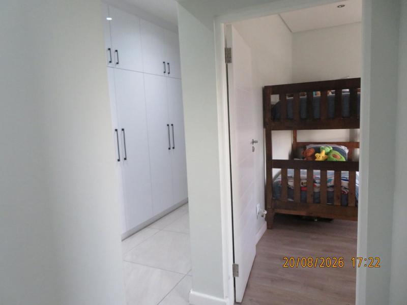 To Let 5 Bedroom Property for Rent in Zevendal Western Cape